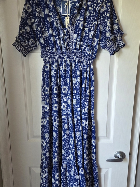 Max Studio Dresses & Skirts - Max Studio Navy and White Floral Tiered Dress
